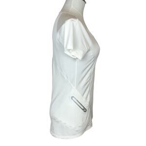 Athleta Forerunner Tee Small V Neck Smooth Stretch Vented Shirt Pocket Short Slv